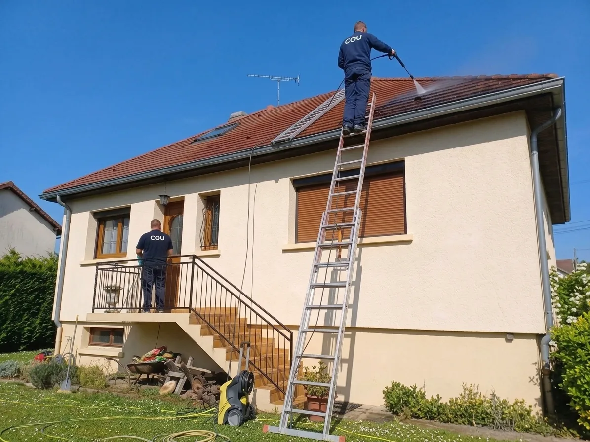 Démoussage de toiture à Le Mée-sur-Seine